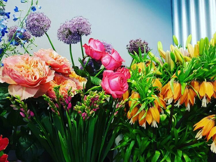 FRESH FLOWERS