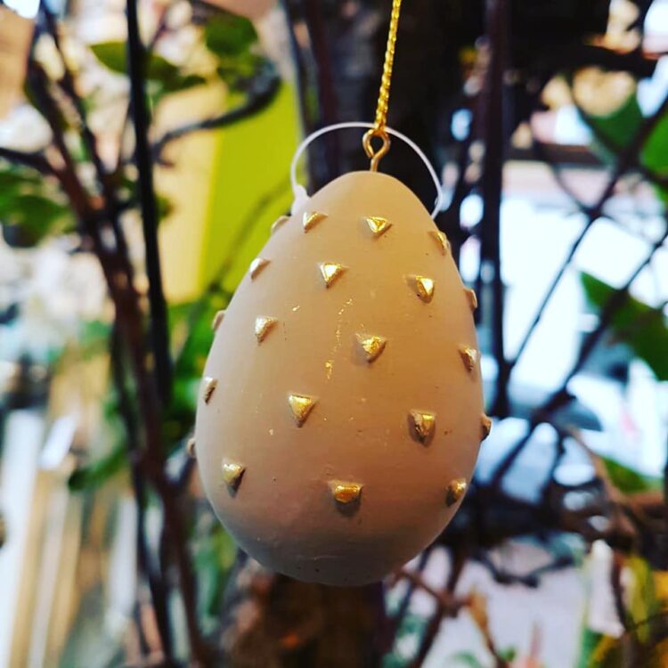 P a s e n — 🌸🐰🌿🐣