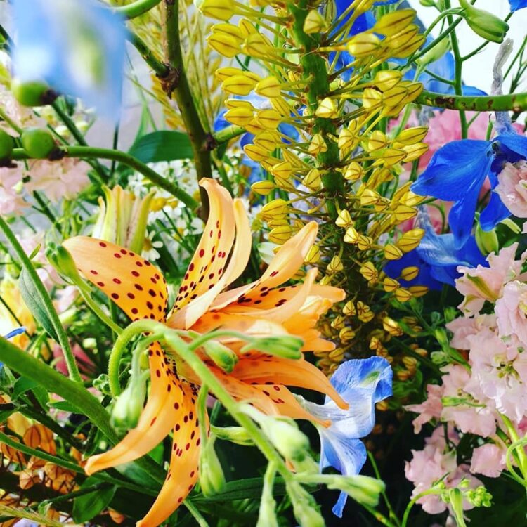 ROUWBLOEMEN —