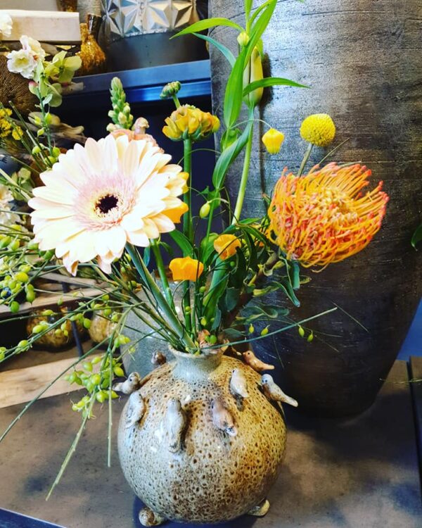 FLOWER YOUR DAY — 🌺🌸💛🌿