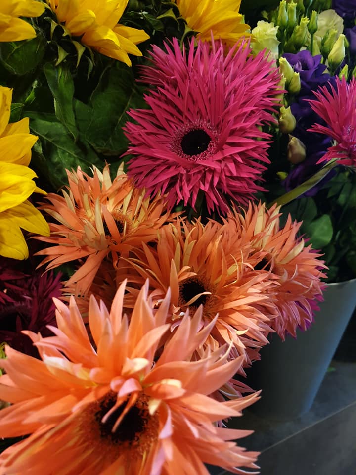 FRESH FLOWERS —