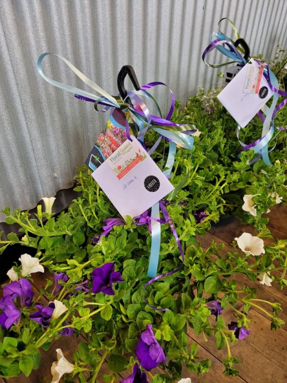 BUITEN HANGERS —